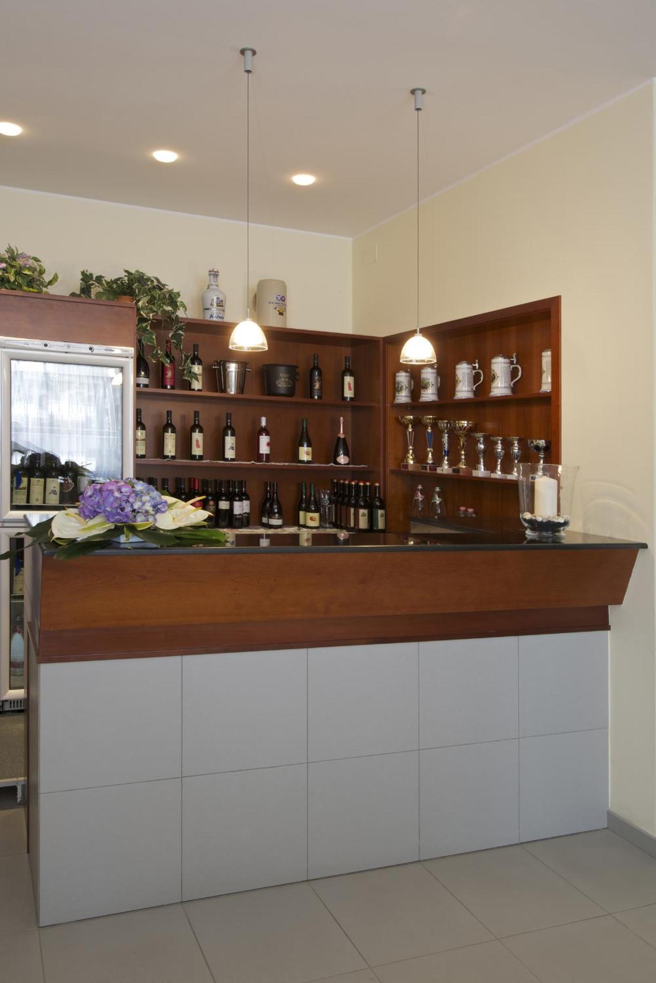 Hotel Torretta กัตตอลิกา ภายนอก รูปภาพ