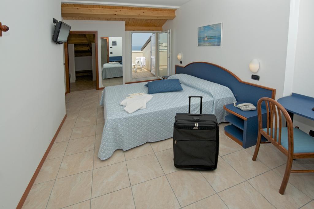 Hotel Torretta กัตตอลิกา ภายนอก รูปภาพ