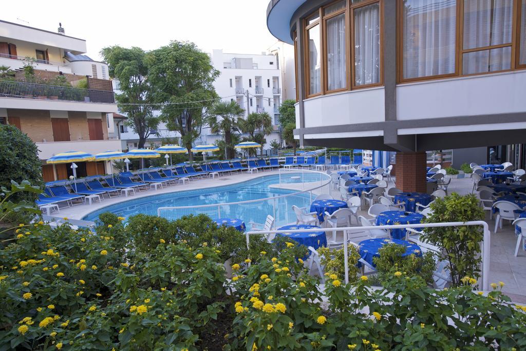 Hotel Torretta กัตตอลิกา ภายนอก รูปภาพ