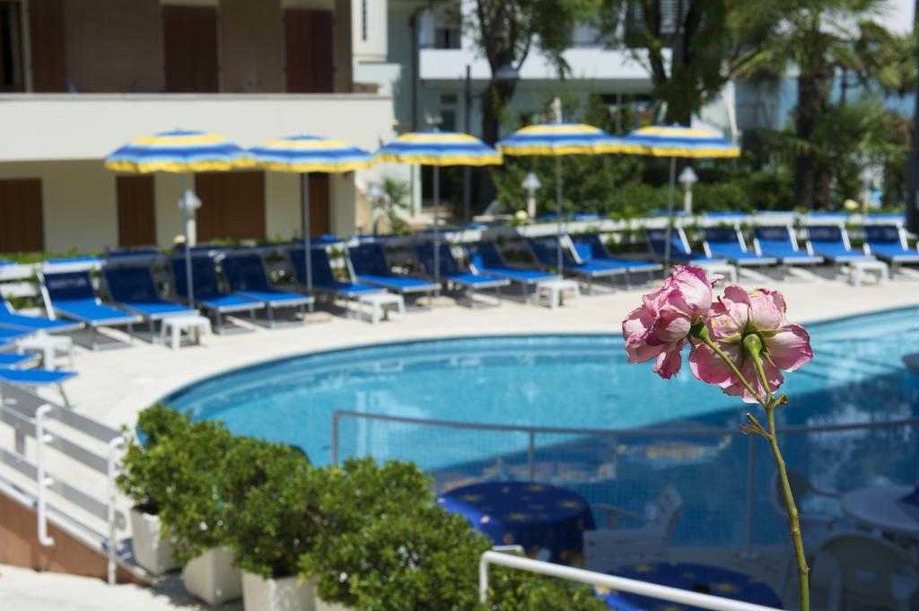 Hotel Torretta กัตตอลิกา ภายนอก รูปภาพ