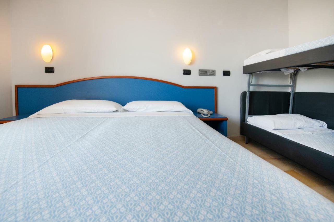 Hotel Torretta กัตตอลิกา ภายนอก รูปภาพ