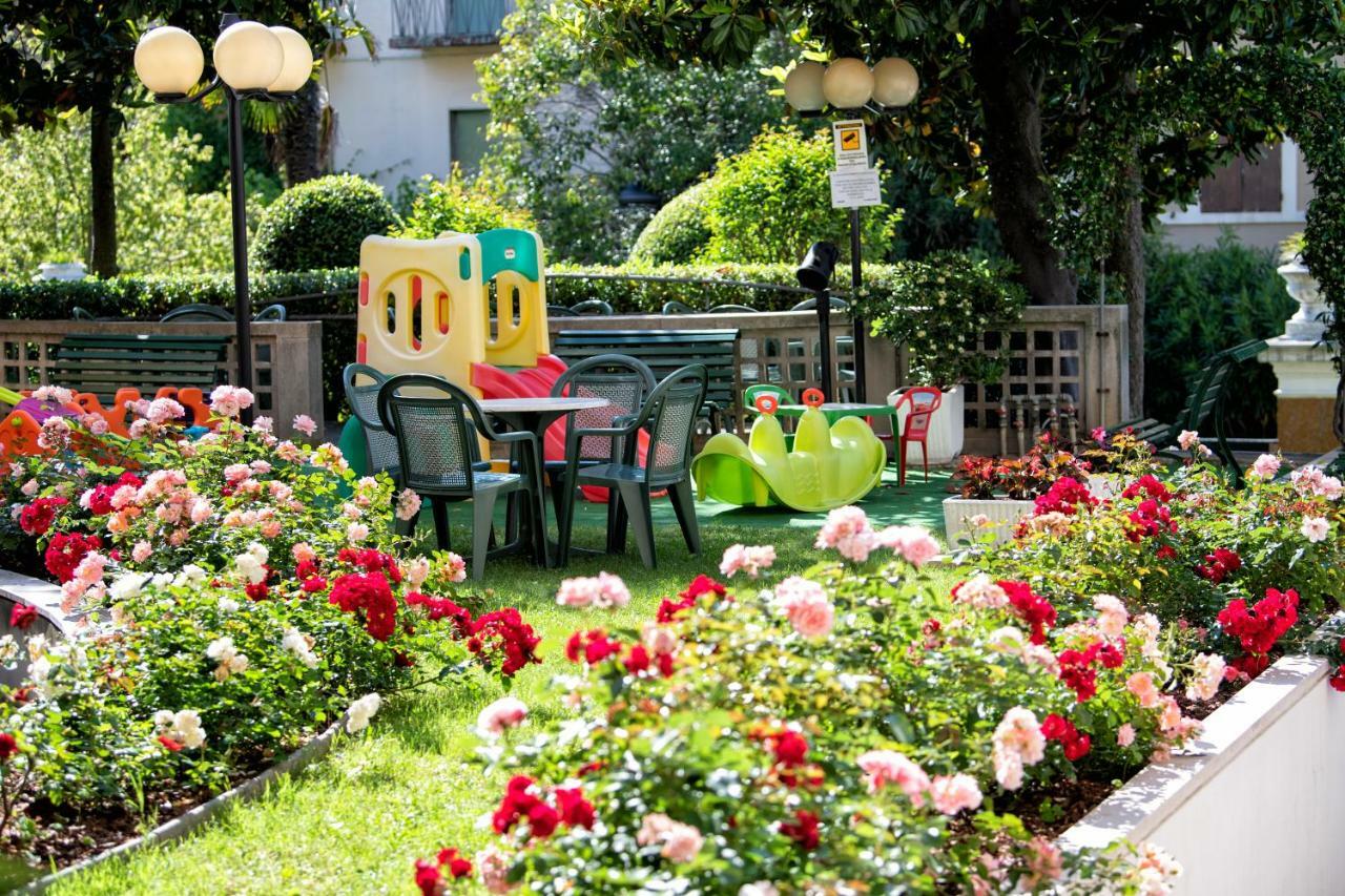 Hotel Torretta กัตตอลิกา ภายนอก รูปภาพ