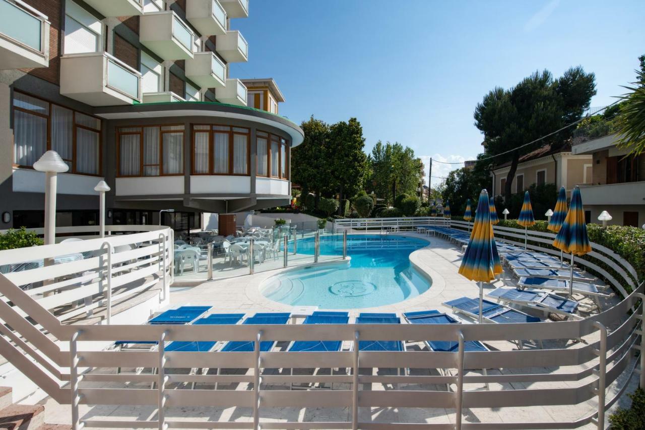Hotel Torretta กัตตอลิกา ภายนอก รูปภาพ